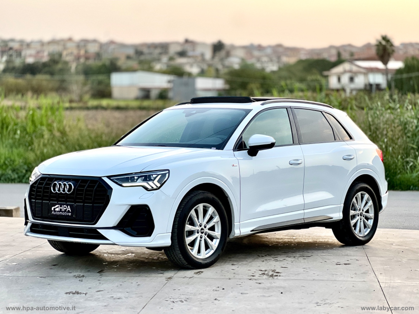 AUDI Q3