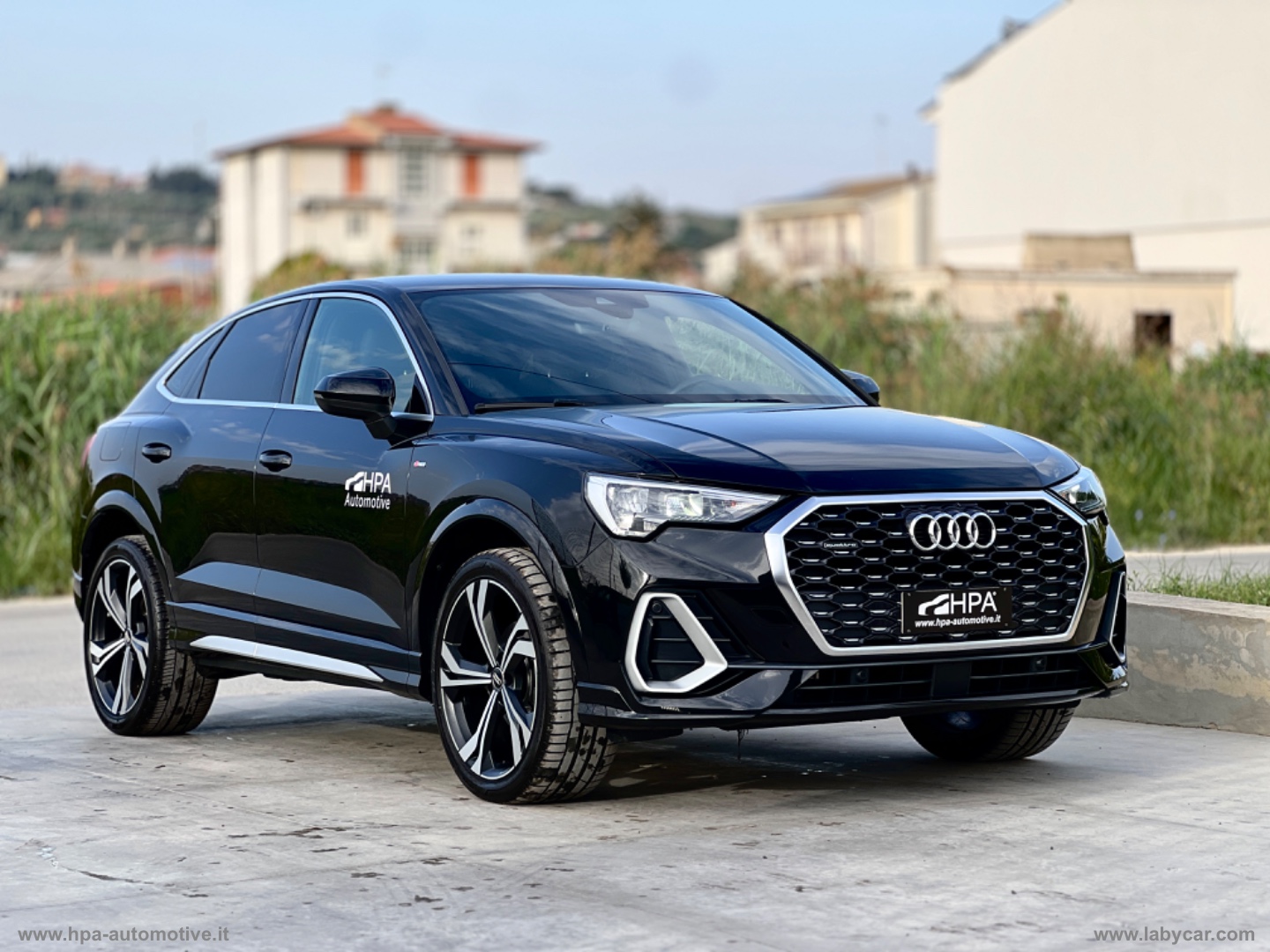 AUDI Q3