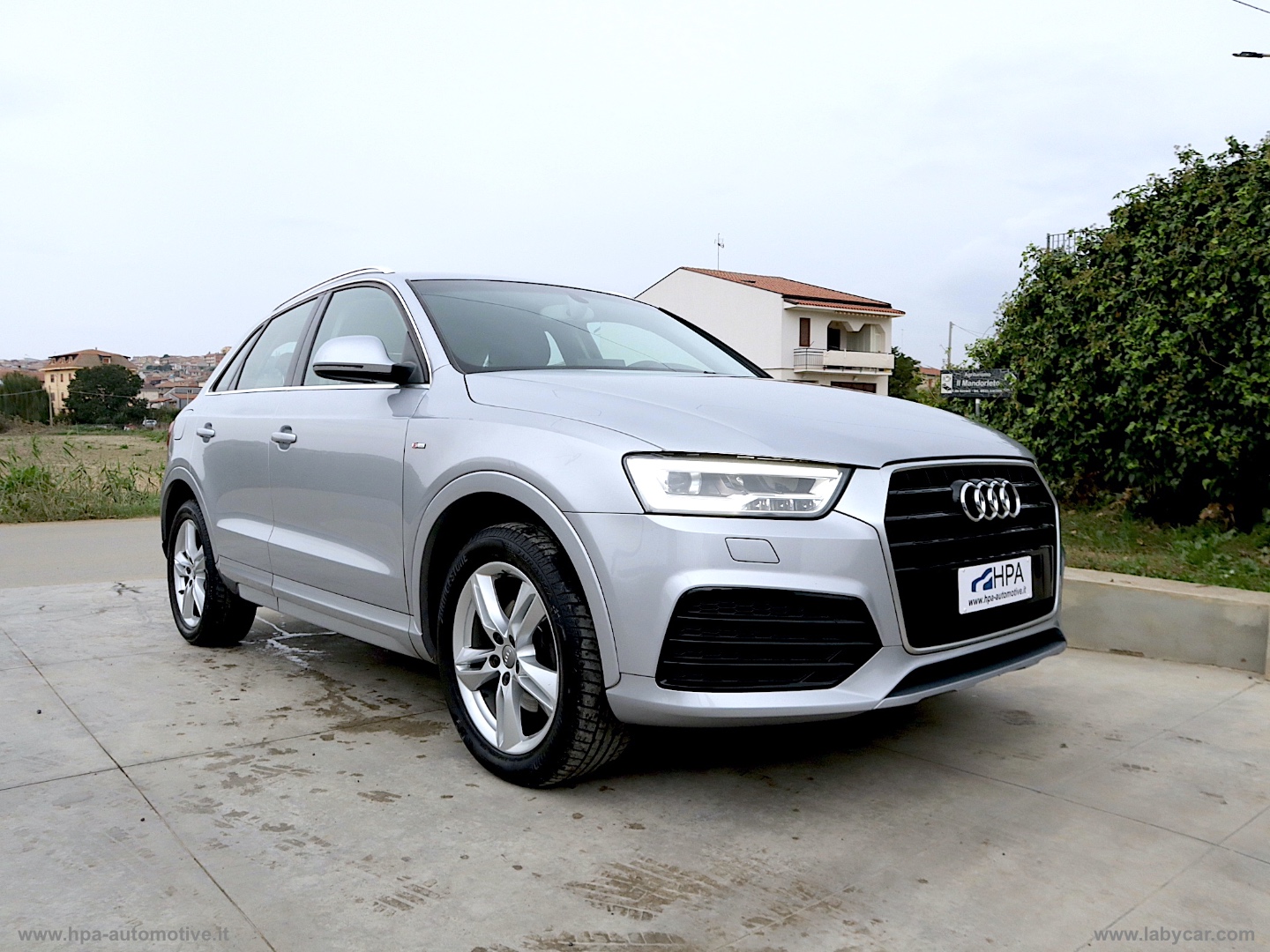 AUDI Q3