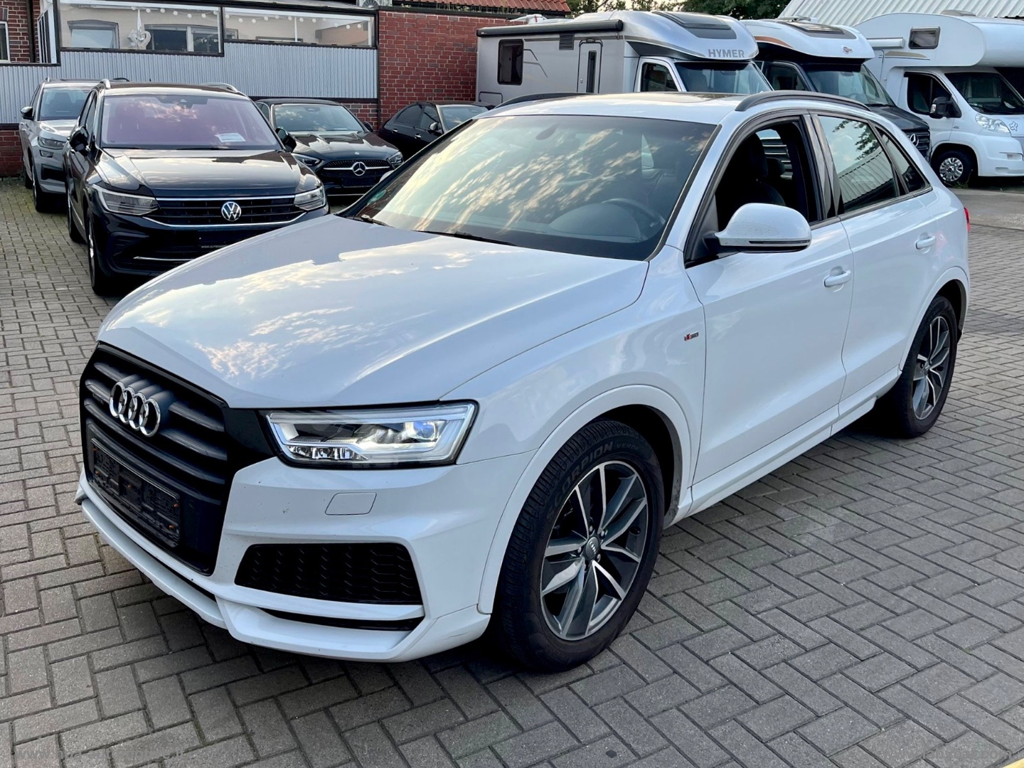 AUDI Q3