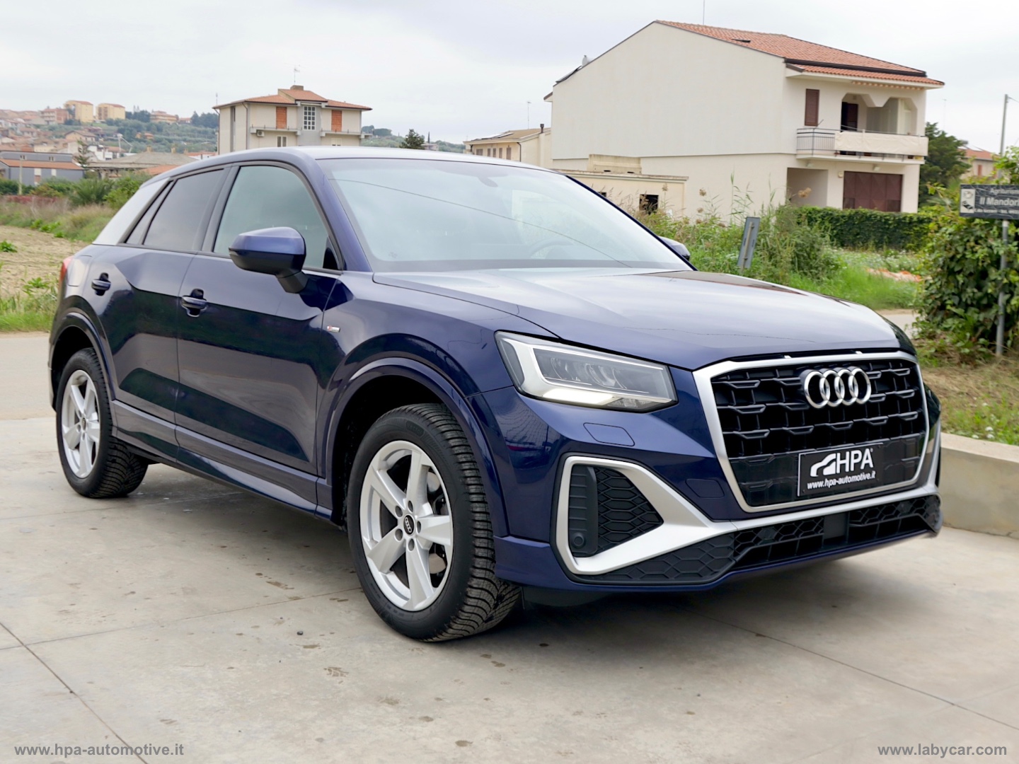 AUDI Q2