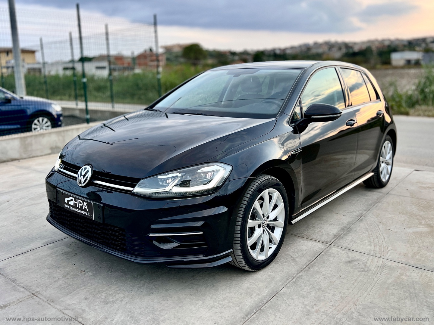 VOLKSWAGEN Golf