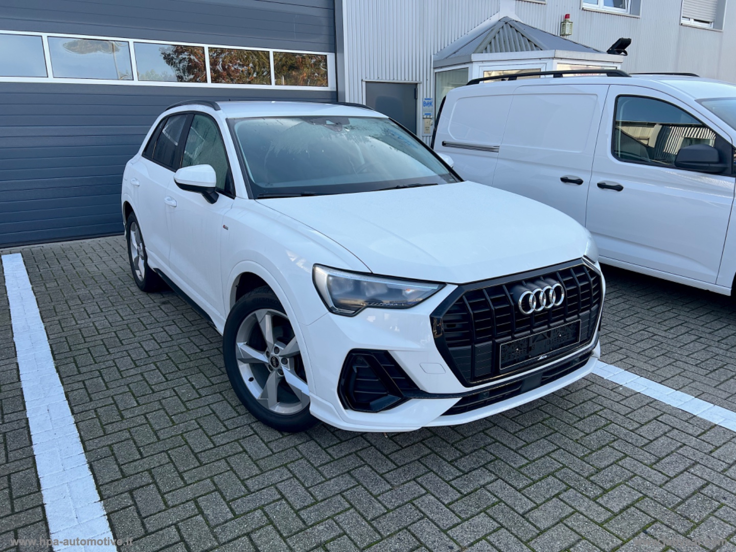 AUDI Q3