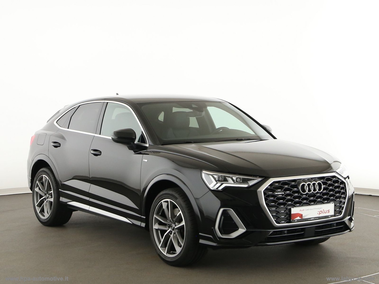 AUDI Q3