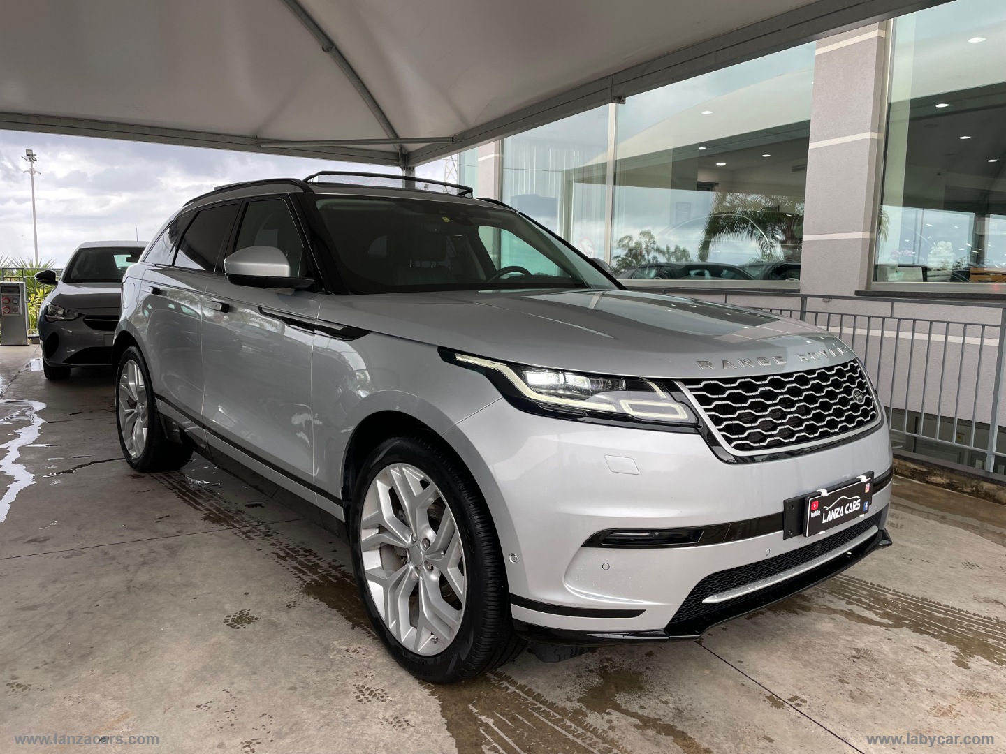 LAND ROVER RR Velar 2.0D 240 R-Dynamic HSE 